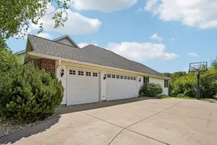 8801 Fairway Oaks Dr, Madison, WI 53593 - Photo 64