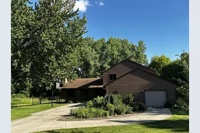 2611 Penny Lane, Stoughton, WI 53589 - Photo 2