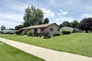 2019 N Pontiac Dr, Janesville, WI 53545 - Photo 2
