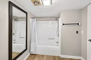539 D'onofrio Dr, Madison, WI 53719 - Photo 10