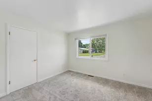 2353 Robinson Dr, Beloit, WI 53511 - Photo 16