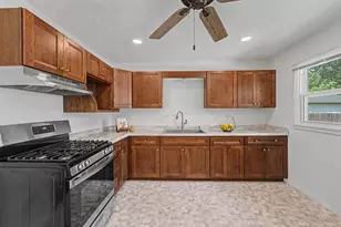 2353 Robinson Dr, Beloit, WI 53511 - Photo 8
