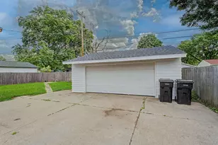 2353 Robinson Dr, Beloit, WI 53511 - Photo 24
