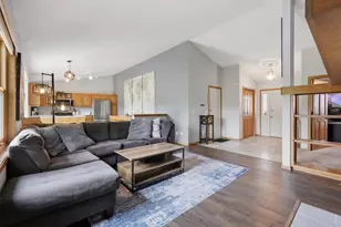 7565 W Village Crest Dr, Madison, WI 53719 - Photo 10