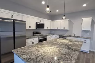 25 Rock River Dr, Edgerton, WI 53589 - Photo 2