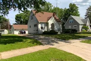 820 Cornelia St, Janesville, WI 53545 - Photo 2