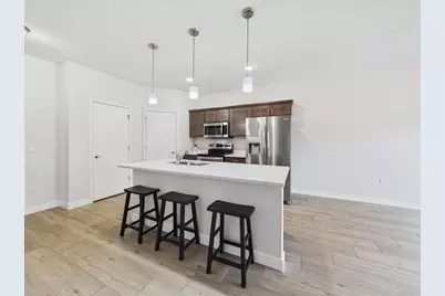 1501 N Windsor Avenue #203, Cottage Grove, WI 53527 - Photo 6
