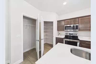 1501 N Windsor Avenue #203, Cottage Grove, WI 53527 - Photo 2