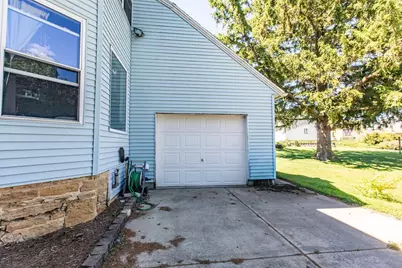 322 W Division Street, Ridgeville, WI 53533 - Photo 8