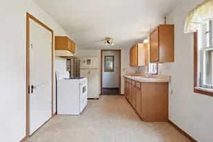 119 Rethke Ave, Madison, WI 53714 - Photo 8