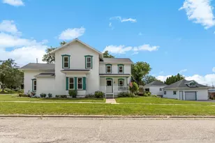 7 E Rollin St, Edgerton, WI 53534 - Photo 4