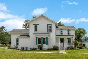 7 E Rollin St, Edgerton, WI 53534 - Photo 1