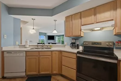 3027 Stratton Way, Madison, WI 53719 - Photo 10