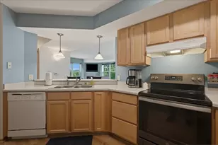 3027 Stratton Way, Madison, WI 53719 - Photo 10