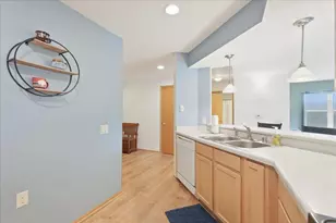 3027 Stratton Way, Madison, WI 53719 - Photo 8