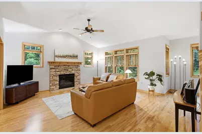 17 Glen Arbor Way, Fitchburg, WI 53711 - Photo 4