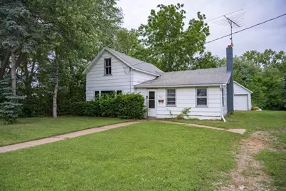 909 W State Street, Mauston, WI 53948 - Photo 1