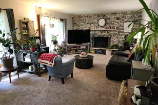 222 Garfield Ave, Janesville, WI 53536 - Photo 4
