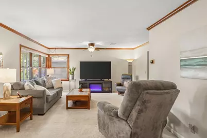 190 Hillcrest Circle, Sun Prairie, WI 53590 - Photo 16