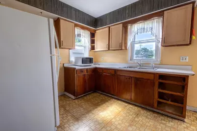 2017 S Nelson Avenue, Beloit, WI 53511 - Photo 8