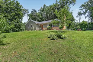2547 S Florence Dr, Beloit, WI 53511 - Photo 6