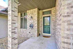 720 Waveland Rd, Janesville, WI 53548 - Photo 2