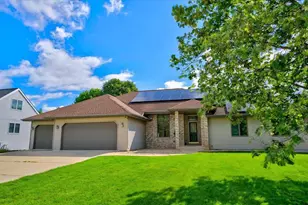 720 Waveland Rd, Janesville, WI 53548 - Photo 1