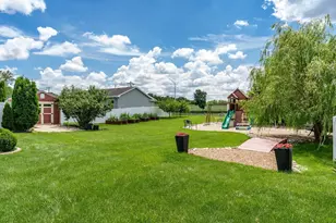 4468 Deer Point Dr, Janesville, WI 53546 - Photo 6