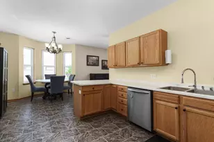 8317 Mansion Hill Ave, Madison, WI 53719 - Photo 14