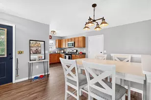 19 Cordelia Cres, Madison, WI 53704 - Photo 2