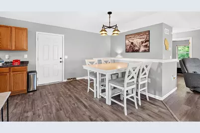 19 Cordelia Cres, Madison, WI 53704 - Photo 8