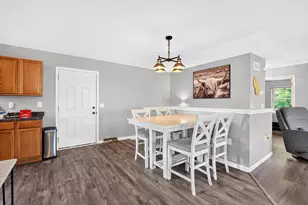 19 Cordelia Cres, Madison, WI 53704 - Photo 8
