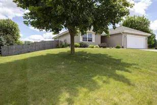 225 Pioneer Dr, Johnson Creek, WI 53038 - Photo 2