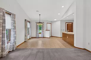 669 Springbrook Cir, DeForest, WI 53532 - Photo 10