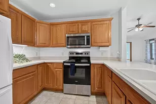 669 Springbrook Cir, DeForest, WI 53532 - Photo 26