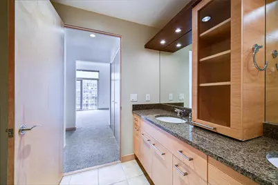 309 W Washington Avenue #905, Madison, WI 53703 - Photo 32