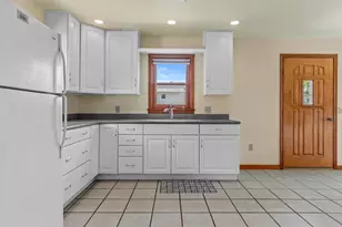 722 Christianson Ave, Madison, WI 53714 - Photo 8