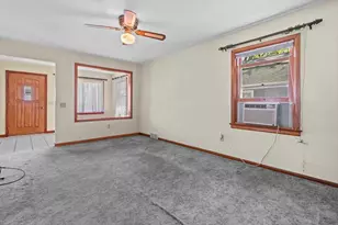 722 Christianson Ave, Madison, WI 53714 - Photo 12