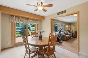7003 Park Cir, Middleton, WI 53562 - Photo 14