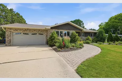 7003 Park Circle, Middleton, WI 53562 - Photo 2