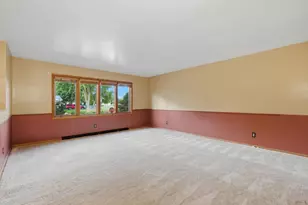 7003 Park Cir, Middleton, WI 53562 - Photo 4