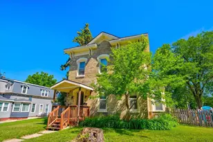 231 4th St, Baraboo, WI 53913 - Photo 2