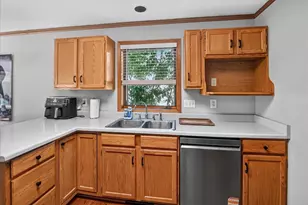 181 N Lexington Pkwy, DeForest, WI 53532 - Photo 16