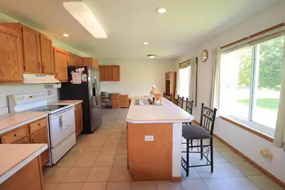 2209 S Ellis Road, Janesville, WI 53548 - Photo 2