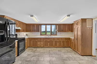 1270 Hillside Road, Edgerton, WI 53534 - Photo 14