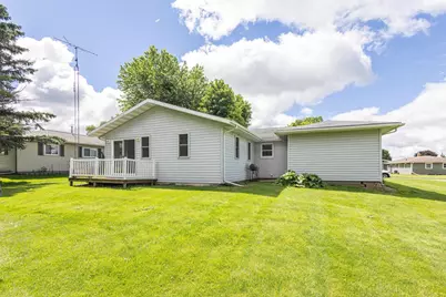 415 W Benton Street, Cuba City,  53807 - Photo 24