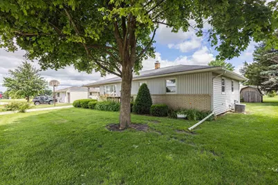 415 W Benton Street, Cuba City,  53807 - Photo 30