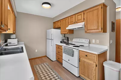 3212 Dorchester Way, Madison, WI 53719 - Photo 6