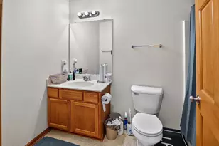 5150 Crescent Oaks Dr, Madison, WI 53704 - Photo 36