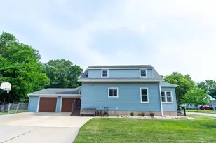 621 Dallas St, Sauk City, WI 53583 - Photo 6